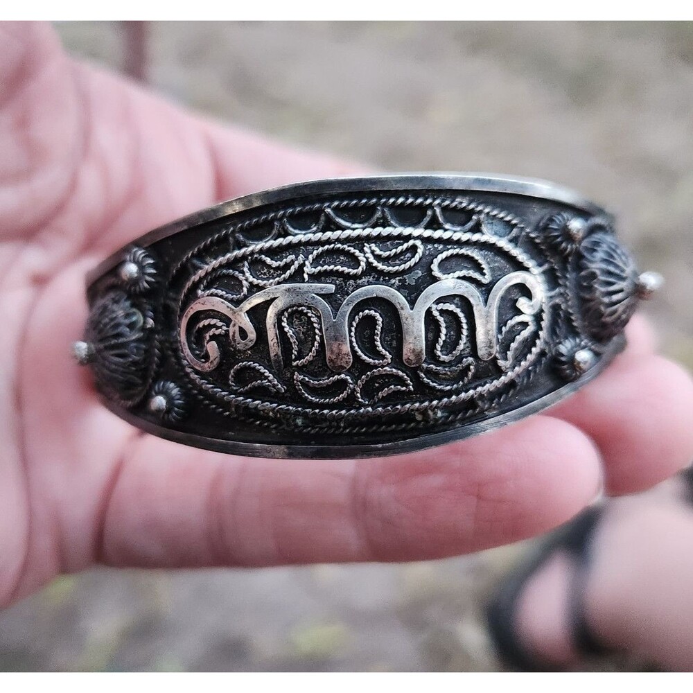 Vintage Moroccan  Berber silver filigree Hinged bangle bracelet